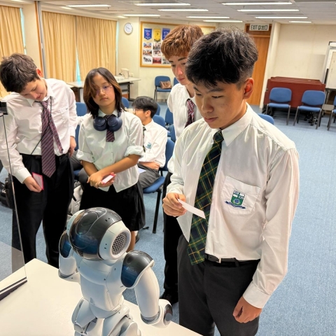 Career Visits for Non-Chinese Speaking Students (3)