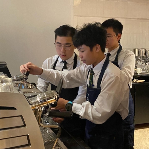 Exploring the Business World Student Visits to Industry Leaders (4)