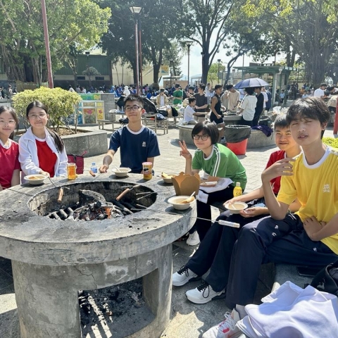 2a1ca959-d4f7-47d4-9fad-7d50b3faf986