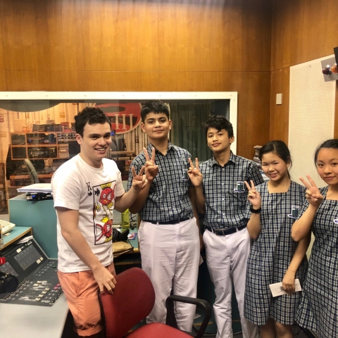 Our 1B students, Robin, Jong Shan, Charlotte and Winki, are in the studio with the DJ, Judd of Radio 3.