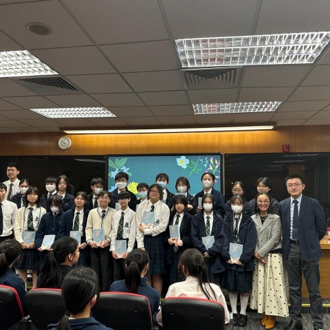 游欣妮作家講座